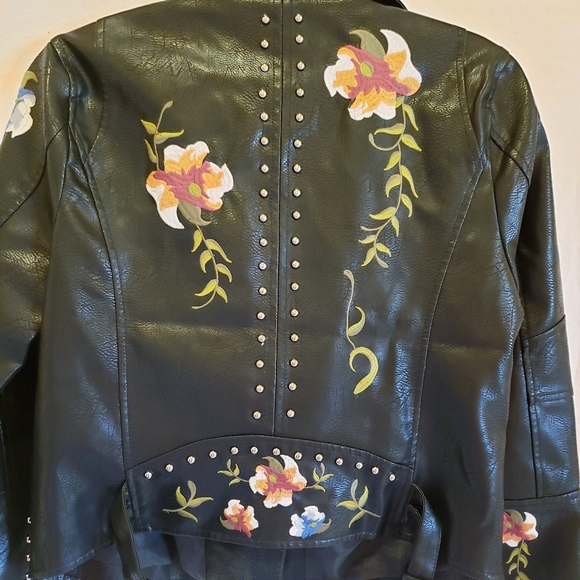 Women Leather Floral Print Embroidery Jacket - Picture 16 of 16